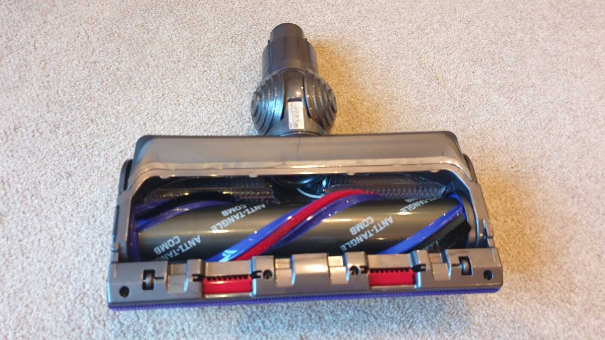 The underside of the Dyson V15S Detect Submarine Motorbar Digital head on a beige carpet