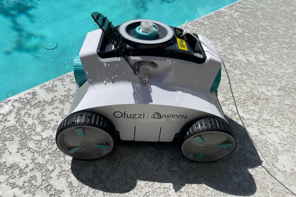 Ofuzzi Cyber 1200 Pro robot pool cleaner