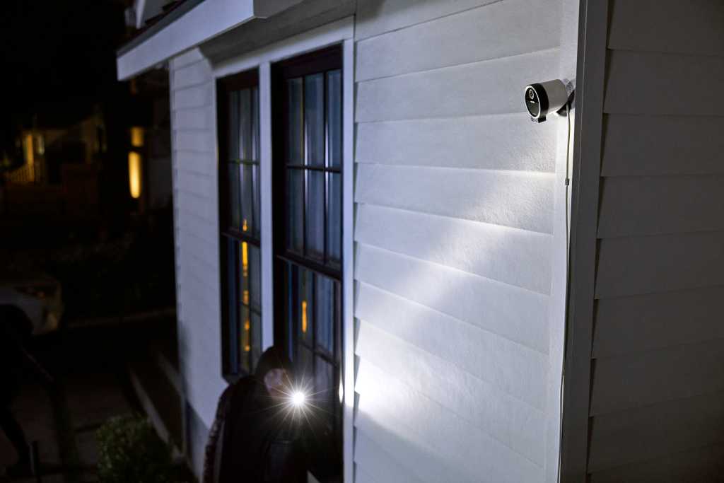 SimpliSafe Live Guard Outdoor Protection