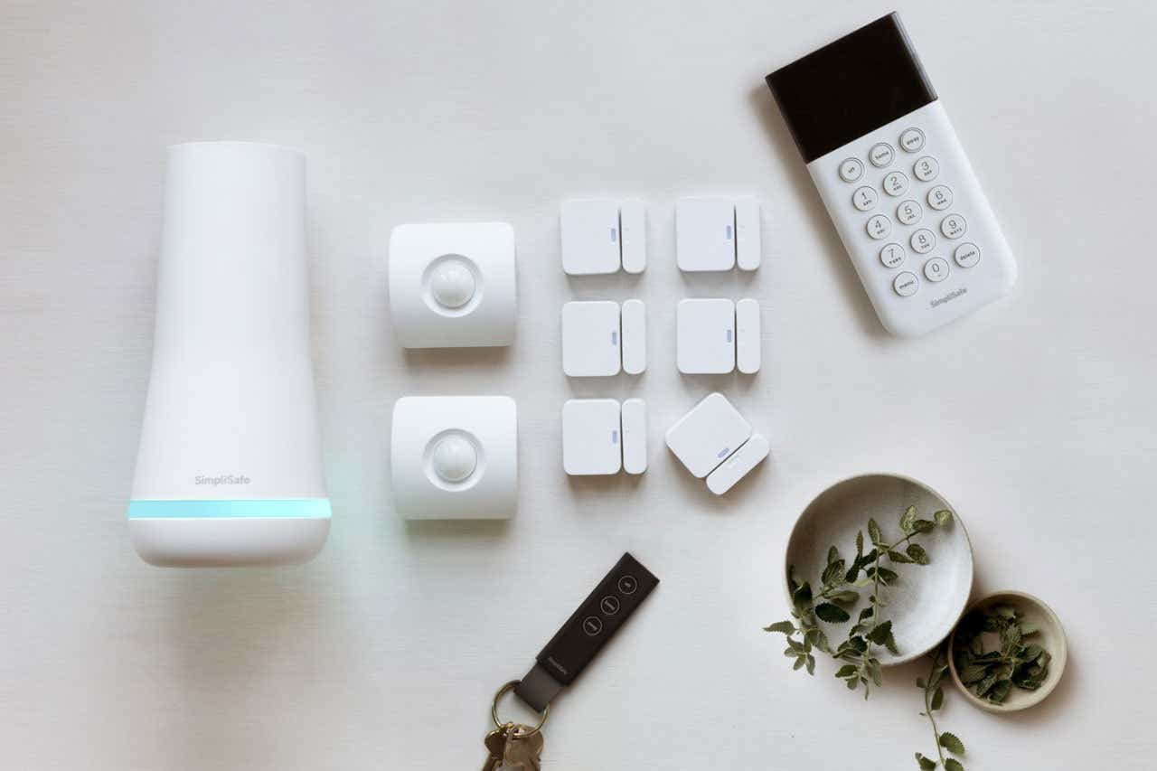 SimpliSafe The Essentials -- Best DIY home security system, 2nd runner-up 